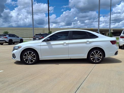 Used 2024 Volkswagen Jetta Sport FWD image 5