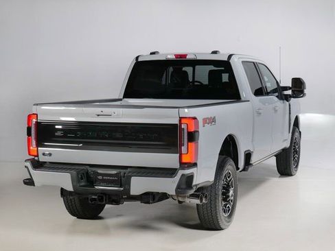 Used 2025 Ford F250 Platinum AWD/4WD image 2