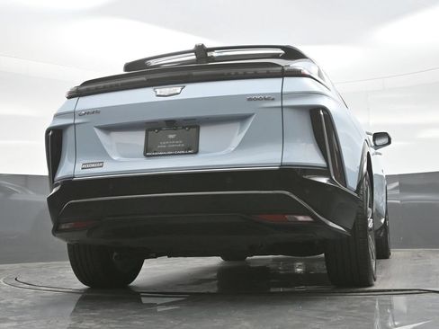 Certified 2024 Cadillac Lyriq Luxury AWD/4WD image 23
