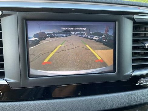Used 2023 Chrysler Voyager LX FWD image 12