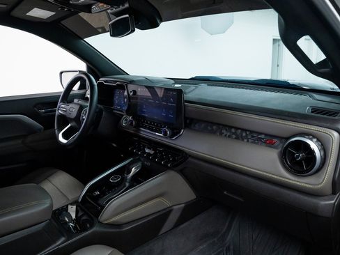 Used 2023 Chevrolet Colorado ZR2 w/ ZR2 Convenience Package III image 25