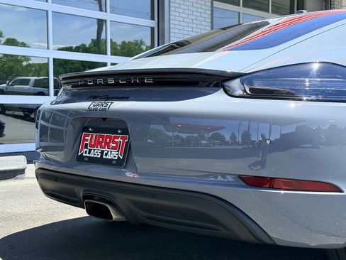 Used 2024 Porsche 718 Cayman RWD image 8