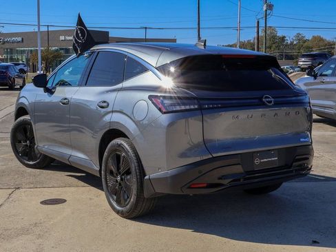 Certified 2025 Nissan Murano SV image 2