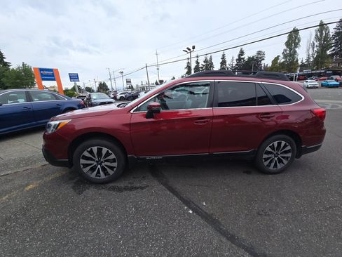 Used 2015 Subaru Outback 2.5i Limited AWD/4WD image 4