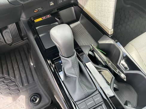 Used 2025 Toyota Camry XLE w/ Premium Plus Package FWD image 26