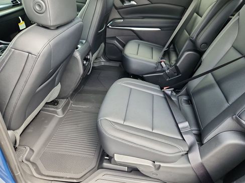 New 2025 Chevrolet Traverse LT w/ Sun and Wheel Package image 8