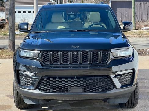 Used 2025 Jeep Grand Cherokee Limited w/ Luxury Tech Group II image 49