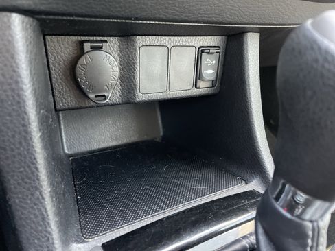 Used 2015 Toyota Corolla LE image 26