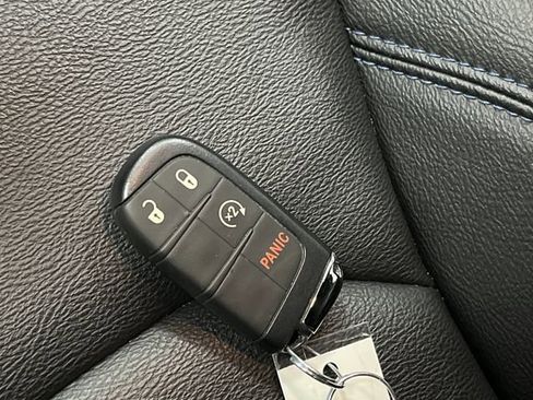 Certified 2025 Jeep Compass Limited w/ High Altitude Package image 27