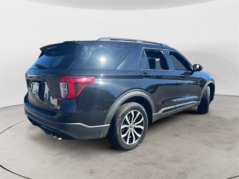 Used 2023 Ford Explorer ST image 3
