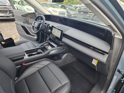 New 2026 Lincoln Nautilus Premier image 24