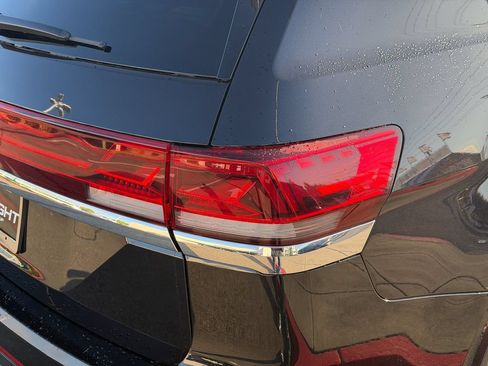 Used 2025 Volkswagen Atlas SE FWD image 6