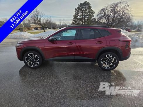 Used 2024 Chevrolet Trax RS w/ Driver Confidence Package image 26