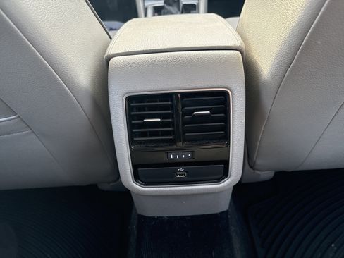 Used 2016 Volkswagen Passat 1.8T SE w/ Lighting Package (P06) image 18