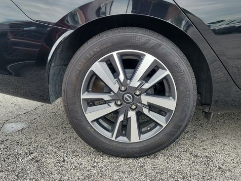 Used 2025 Nissan Versa SV FWD image 9