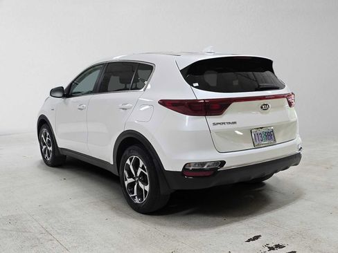 Used 2022 Kia Sportage LX AWD/4WD image 5