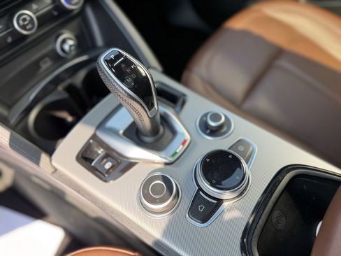 Used 2024 Alfa Romeo Stelvio Ti image 15