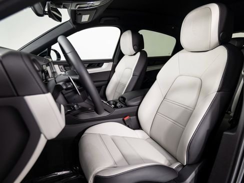 New 2025 Porsche Cayenne S image 5