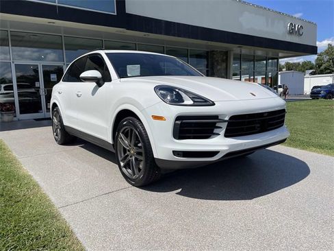 Used 2023 Porsche Cayenne image 1