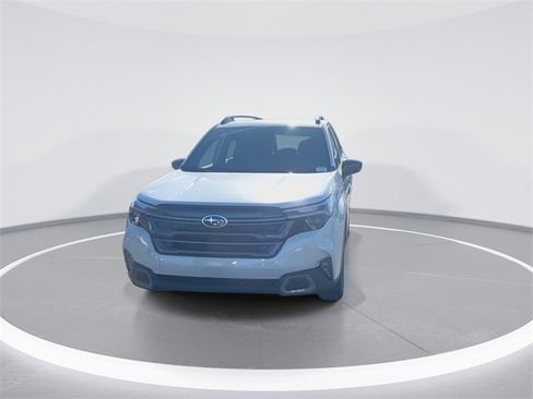 Used 2025 Subaru Forester Limited image 3
