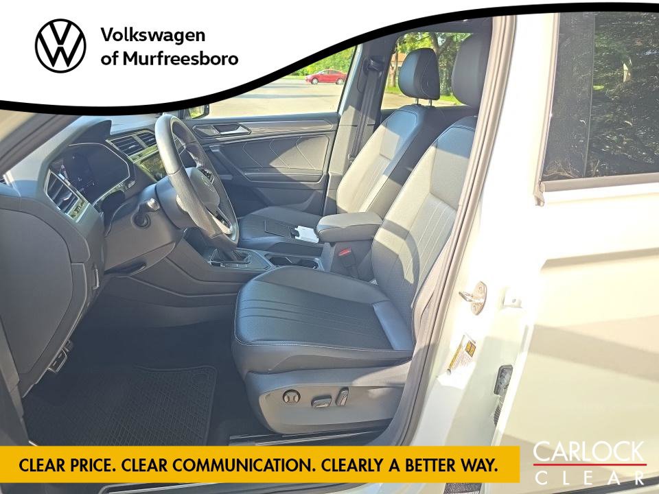 Used 2023 Volkswagen Tiguan SE R-Line FWD image 9