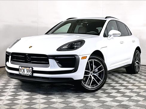 Used 2026 Porsche Macan AWD/4WD image 1