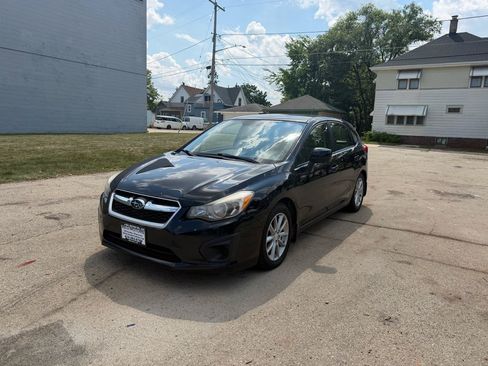 Used 2014 Subaru Impreza 2.0i Premium w/ All-Weather Package w/CVT AWD/4WD image 3