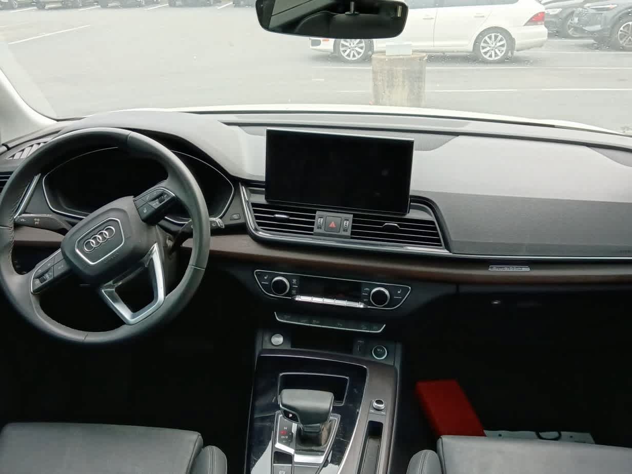 Used 2024 Audi Q5 e Premium w/ Convenience Package AWD/4WD image 5