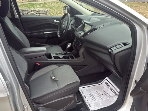 Used 2019 Ford Escape SE image 15