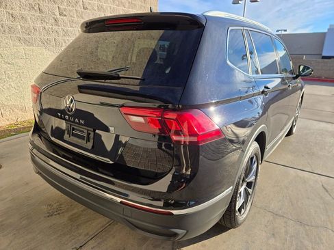 Used 2022 Volkswagen Tiguan SE image 4