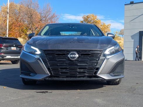 Used 2023 Nissan Altima 2.5 SV image 9