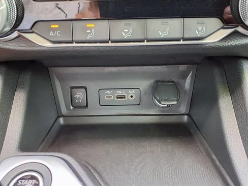 Used 2024 Nissan Sentra SV FWD image 30