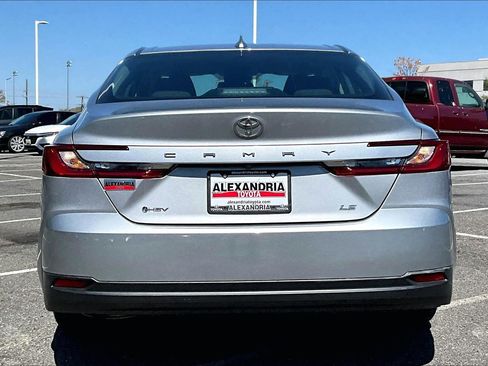 Used 2025 Toyota Camry LE image 4