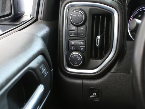 Used 2020 Chevrolet Silverado 1500 RST image 17