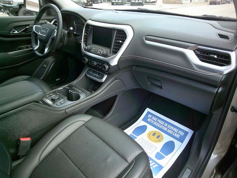 Used 2023 GMC Acadia SLT w/ Preferred Package image 11