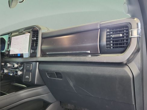 Used 2026 Ford F250 Platinum AWD/4WD image 18