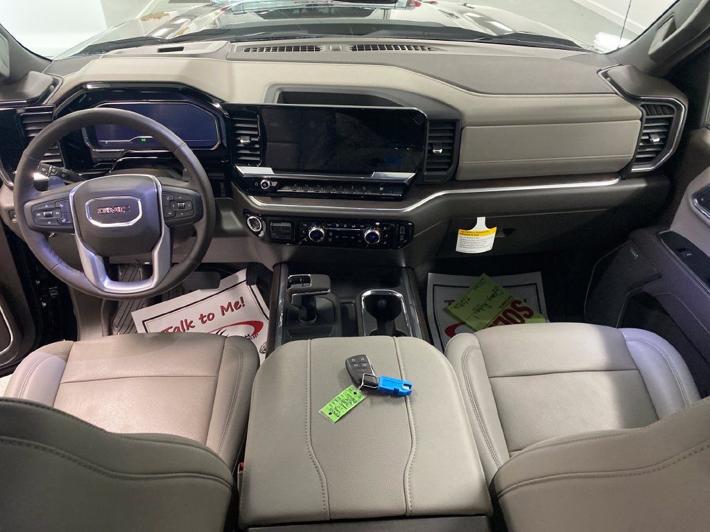 Used 2025 GMC Sierra 1500 SLT w/ SLT Premium Plus Package AWD/4WD image 19