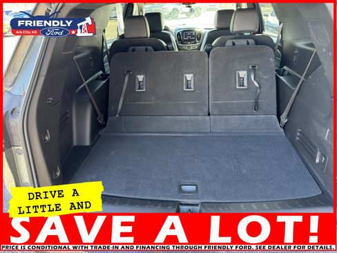 Used 2022 Chevrolet Traverse LT image 8