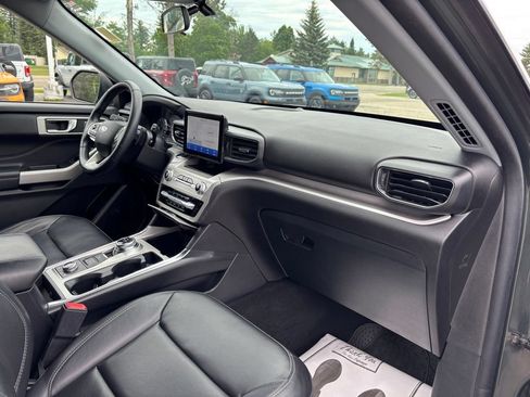 Used 2021 Ford Explorer XLT w/ Equipment Group 202A AWD/4WD image 25