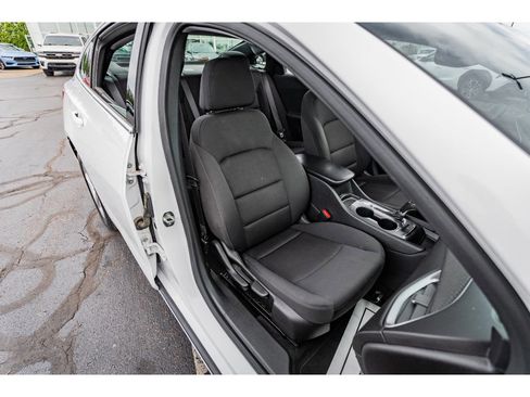 Used 2020 Chevrolet Malibu LS image 19