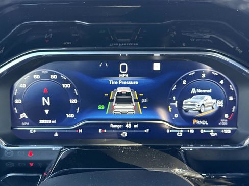 Used 2023 Chevrolet Silverado 1500 LT image 10