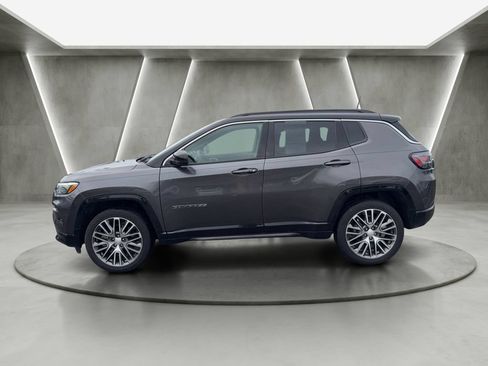 Used 2023 Jeep Compass Limited w/ Elite Group AWD/4WD image 4