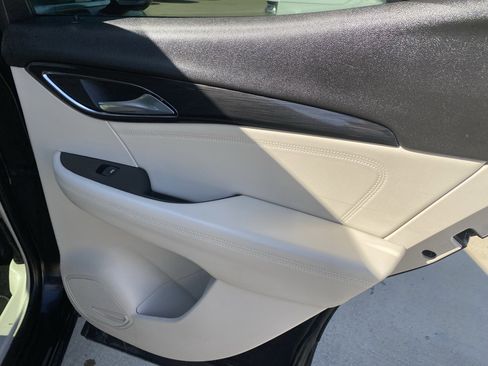 Used 2022 Buick Envision Essence w/ Technology Package I image 12