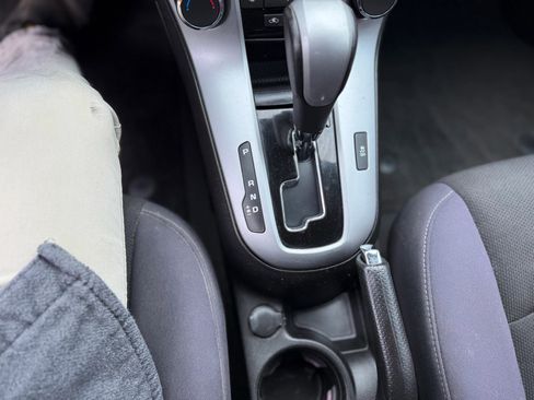 Used 2012 Chevrolet Cruze LT image 18