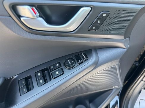 Used 2019 Hyundai Ioniq Limited FWD image 13