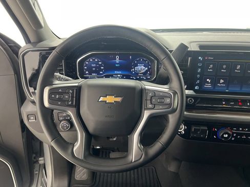 Used 2025 Chevrolet Silverado 2500 LT w/ Convenience Package AWD/4WD image 11