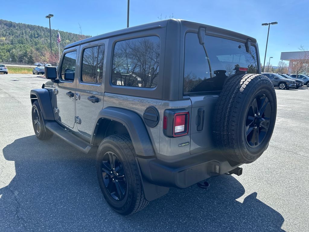 Used 2022 Jeep Wrangler Unlimited Sport AWD/4WD image 3