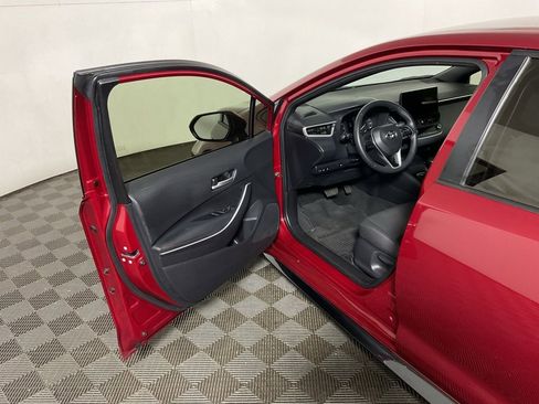 Used 2025 Toyota Corolla SE image 17