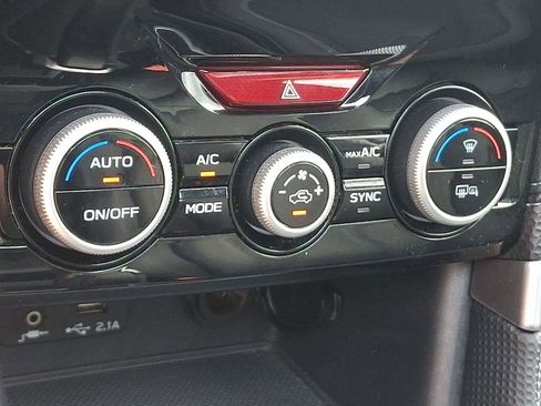 Used 2021 Subaru Forester Limited image 17