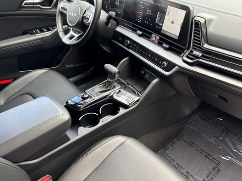 Certified 2025 Kia Sportage EX image 13
